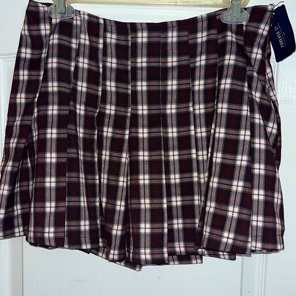 Forever21 Burgundy/Navy/White Plaid Pleated Skirt NWT — 29 - Picture 1 of 5